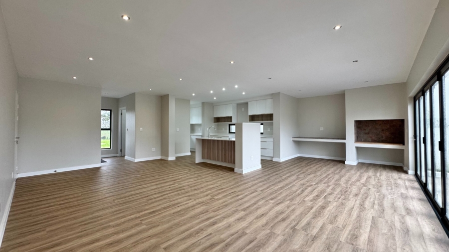 4 Bedroom Property for Sale in Croydon Gardens Estate Western Cape